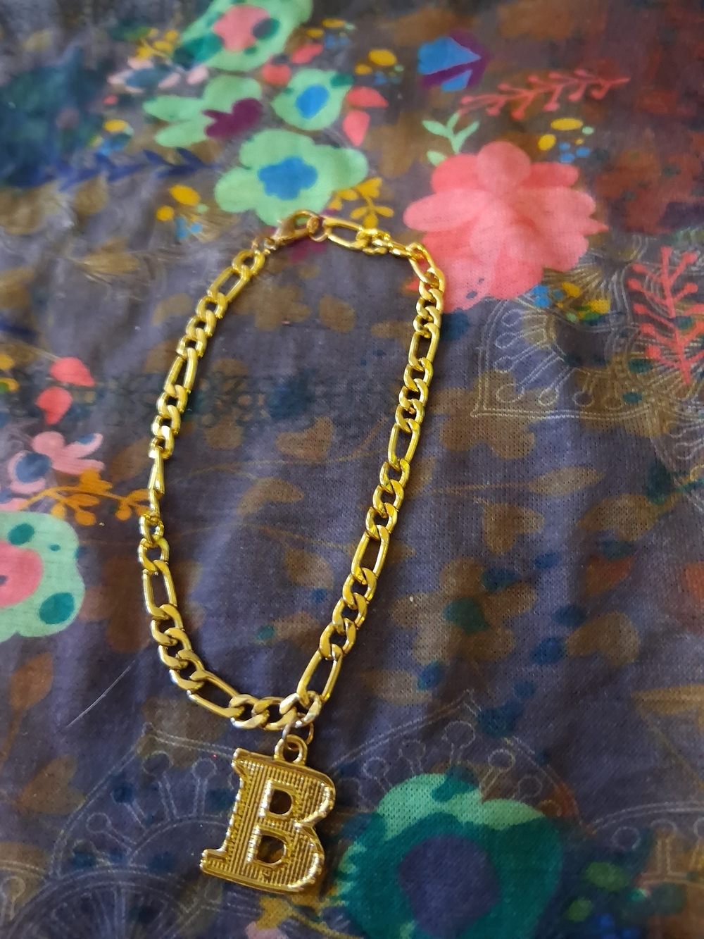 Source Unknown Gold Letter B Pendant Chain Necklace